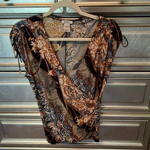 Western Cache blouse perfect for Go Texan Day! Medium low cut tailored to fit
